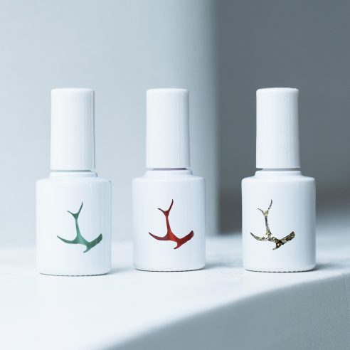 ukaとPLUIEとのコラボレーション。 ukaのstudyシリーズより「uka プリュイスタディ」が数量限定で登場。