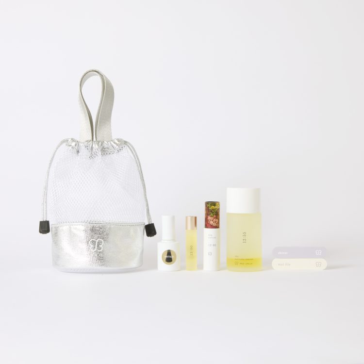 公式オンラインストアukakau限定でメッシュ巾着バッグに入ったuka ネイルケアセットが登場！